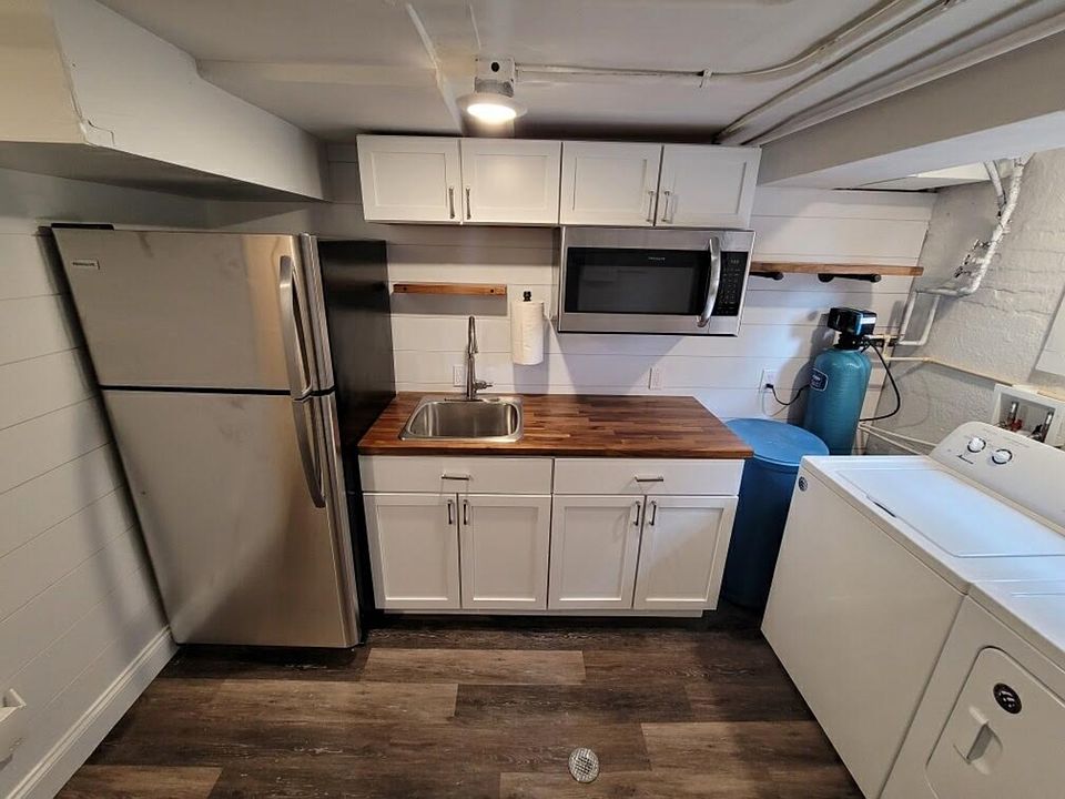 1st image of 104 N Breese Ter #17620399