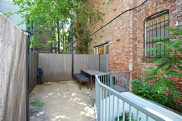 Rented by Julianna Realty Corp | media 7