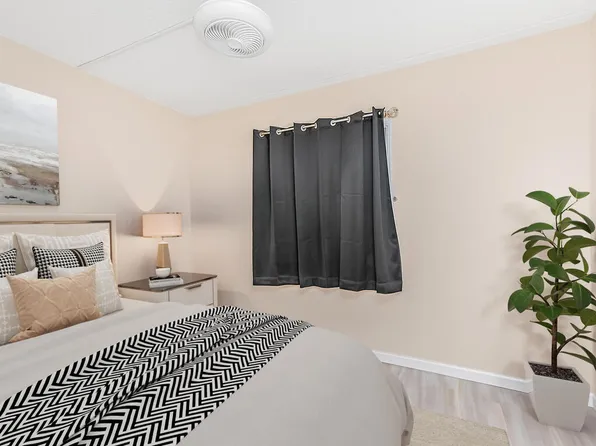 1035 Bryant Avenue image 30 of 37