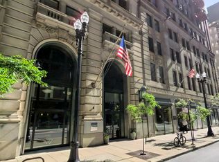 212 W Washington St APT 903, Chicago, IL 60606