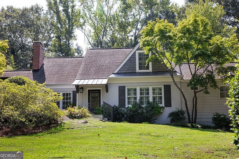 1st image of 403 Parkway Dr