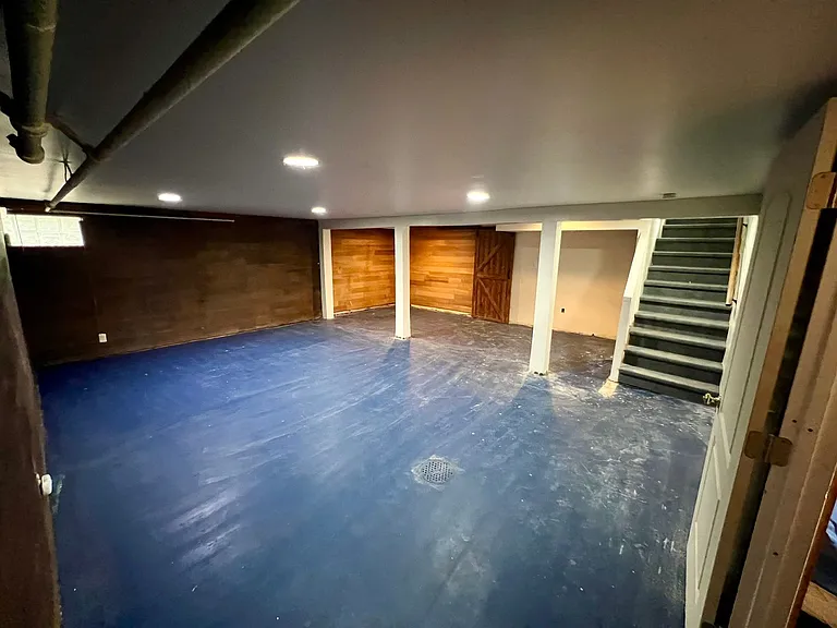 209 2nd Ave — Photo 32