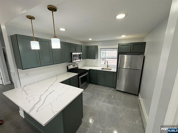 2nd image of 248 Harrison Ave 1
