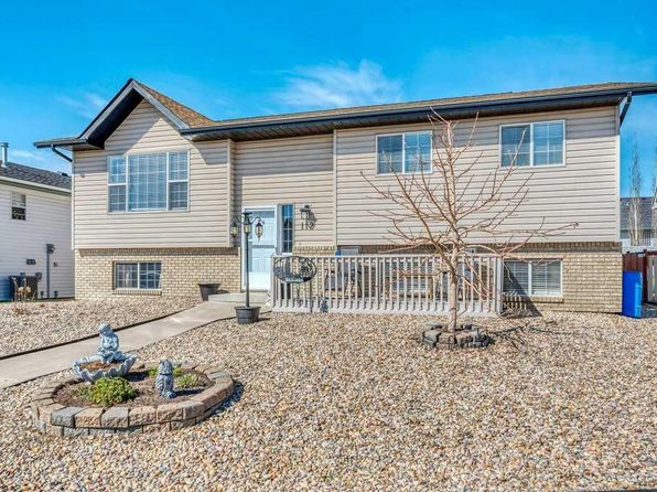 112 E Strathford Gln, Strathmore, AB T1P 1N8