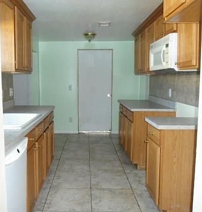 3rd image of 9117 Post Oak Ct