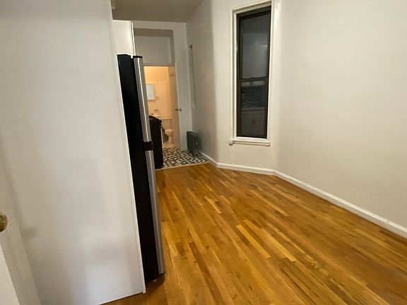 5th image of 324 E 74th St #4FW