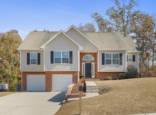 6060 Oilskin Dr, Ooltewah, TN 37363