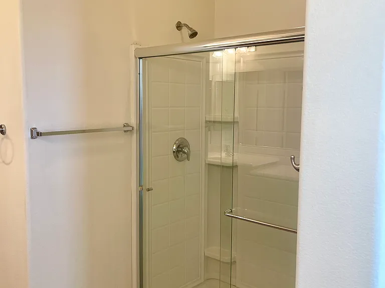 6550 Ditmars St — Photo 22