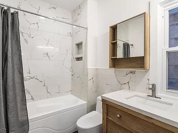 4th image of 379 Ege Ave #1