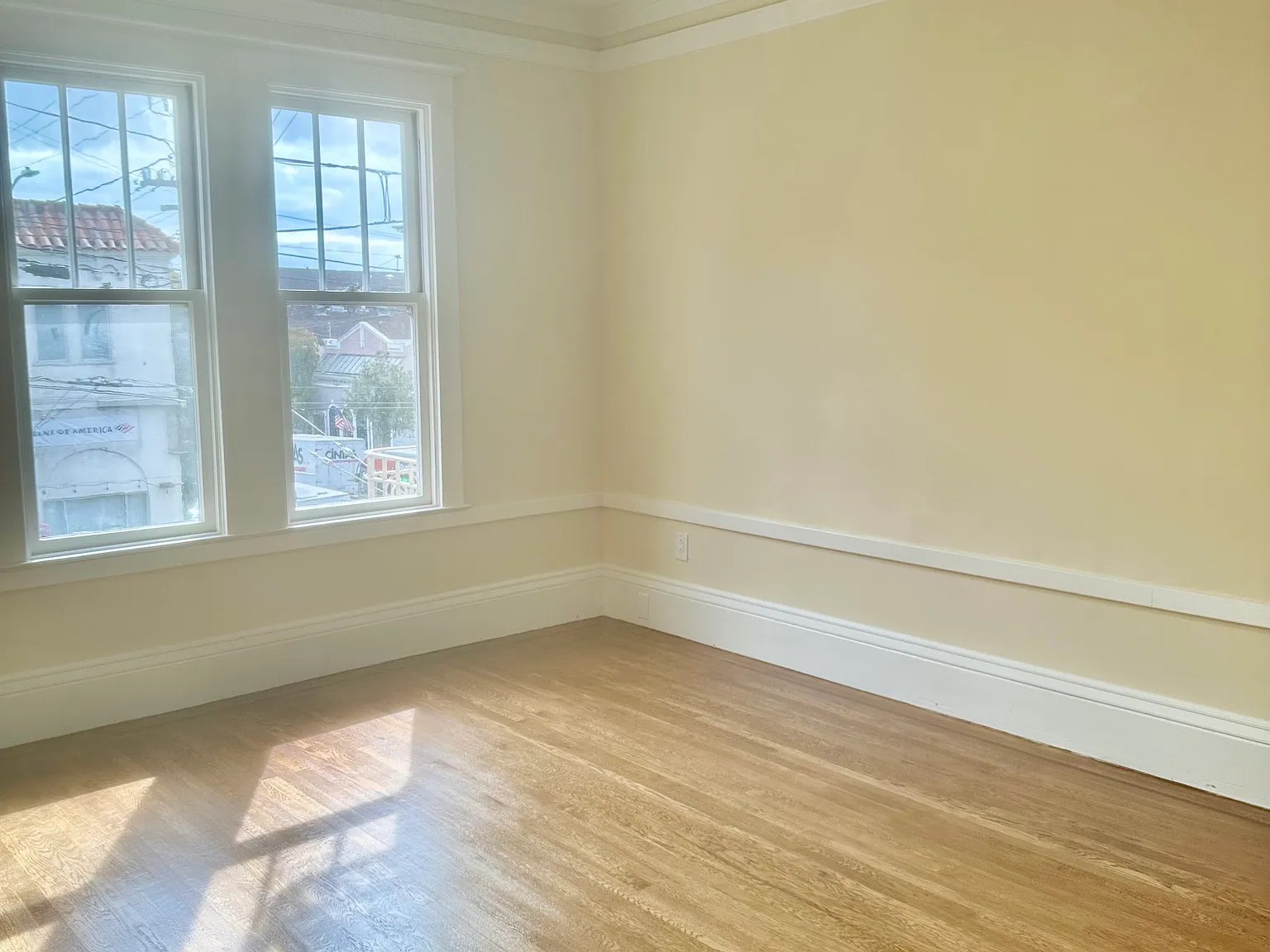 Studio, $3,000 — Photo 1