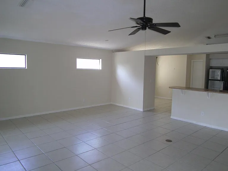 7071 Red Bay Ct — Photo 4