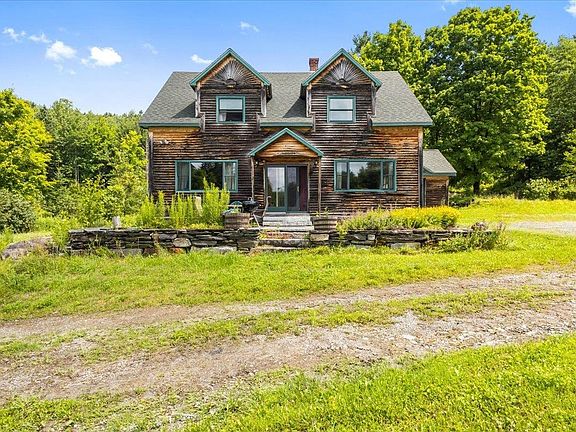 2nd image of 624 Daniels Pond Road