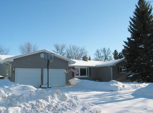 2519 S 11th St, Grand Forks, ND 58201