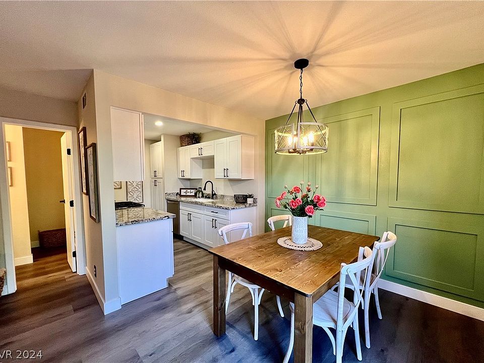 1st image of 3422 Villa Knolls West Dr