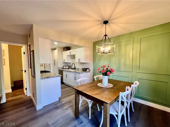 3422 Villa Knolls West Dr, Las Vegas, NV 89120