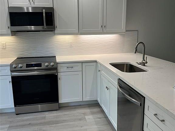 3rd image of 4044 CORKWOOD COURT