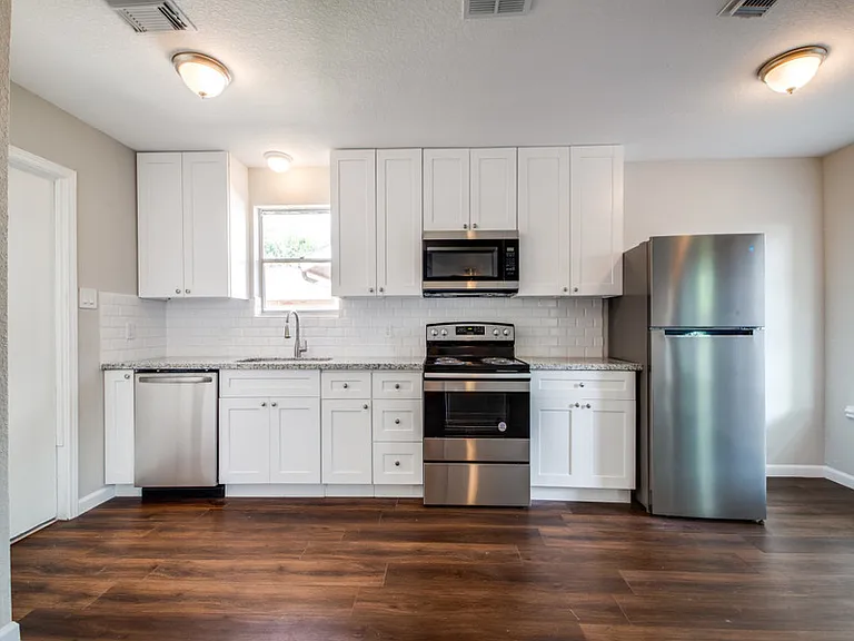 287 Eldon St #1 — Photo 11
