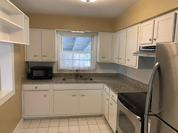 ...And Granite Countertops!