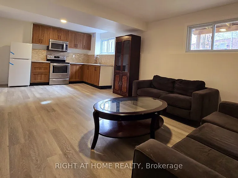 34 Hodgins Ave #BASEMENT — Photo 2