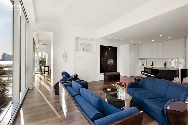 Sold by Sotheby's International Realty | media 3