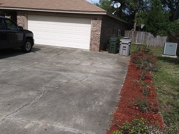 2nd image of 7359 Baywoods Ln