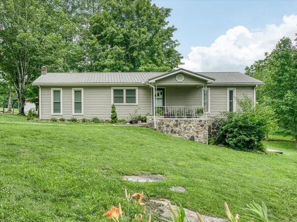 411 Phipps Rd, Crossville, TN 38571