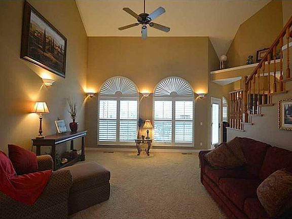 5th image of 1705 W Bridle Dr