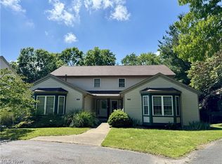 2288 Pine Top Ct, Akron, OH 44319
