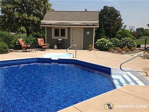 Beautiful Pool perfect for entertaining