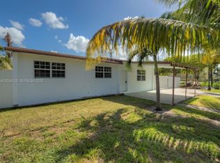 160 NW 199th St #1, Miami, FL 33169
