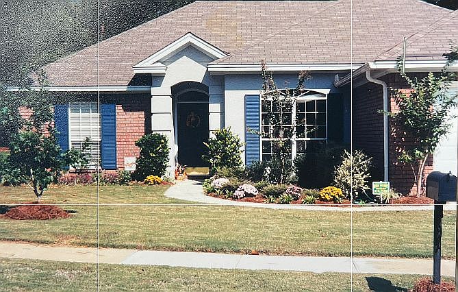 Fantastic Curb Appeal !