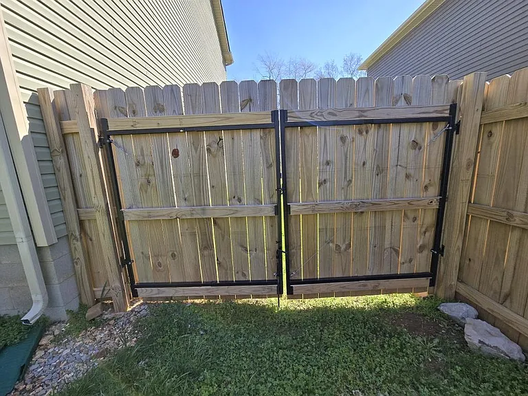 414 Oak St — Photo 33