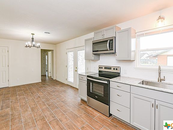 5th image of 1407 Violet Ave