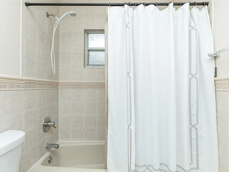 5760 SW 51st St — Photo 30