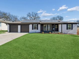 808 Lee Dr, Bedford, TX