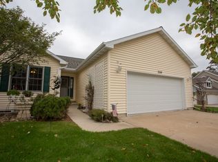 200 Oak Ridge Cir, Waverly, IA 50677