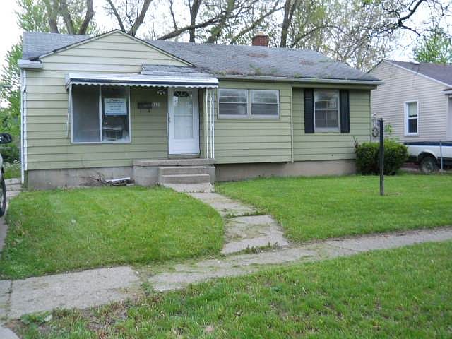 1st image of 4809 Cloverlawn Dr