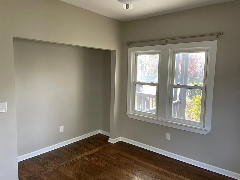 2110 Creighton Ave — Photo 7