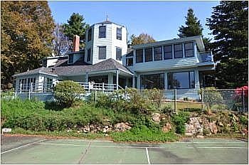 2 townhouses, rental on left