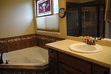 Master bath, jacuzzi