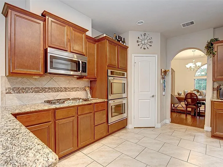 24510 Rossmore Hill Ct — Photo 15