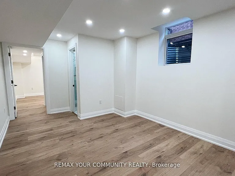 24 Foxhill Dr #LOWER — Photo 6