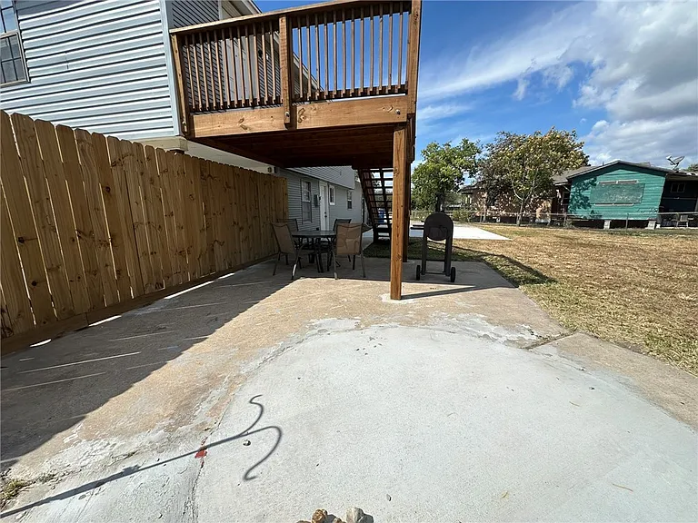 201 Volpe Cir — Photo 26