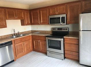 8319 Woodland Dr, Darien, IL 60561