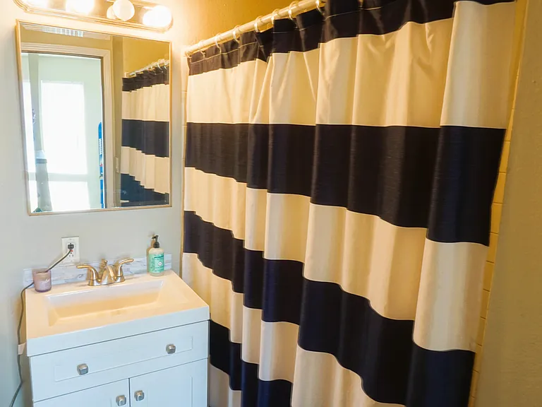 2nd bathroom