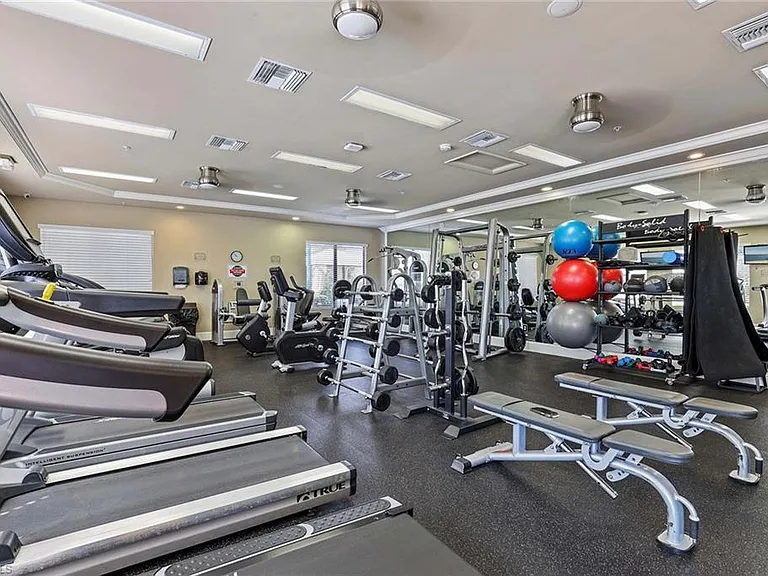 6542 Marbella Dr — Photo 49