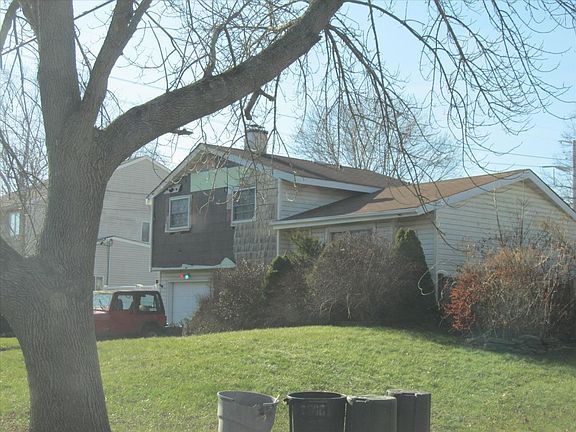 3rd image of 2904 Newport Ave