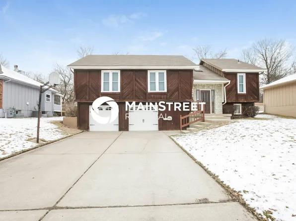 1732 NE Ridgeview Dr, Lees Summit, MO 64086