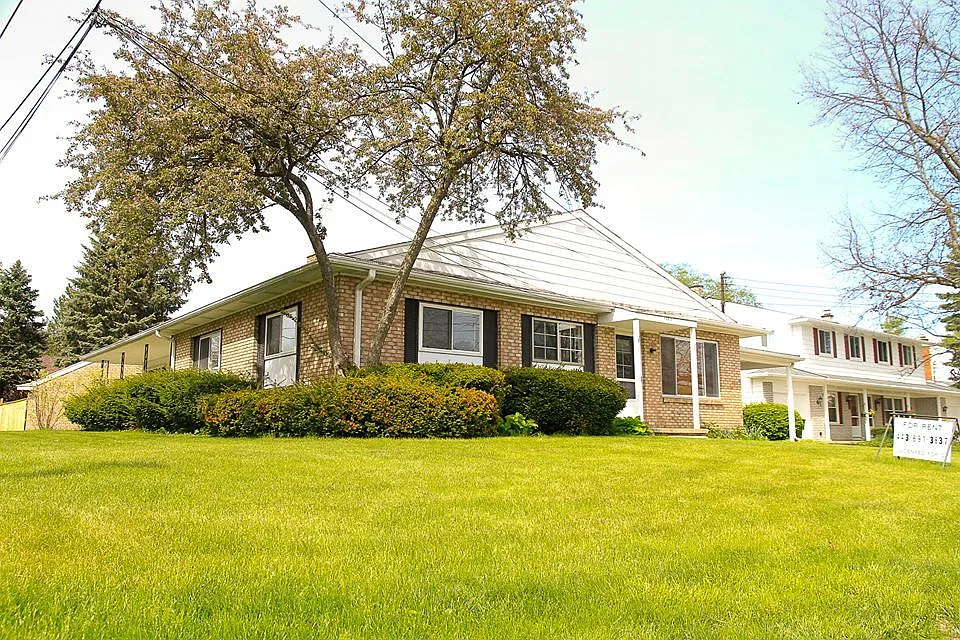 1353 Burcham Dr