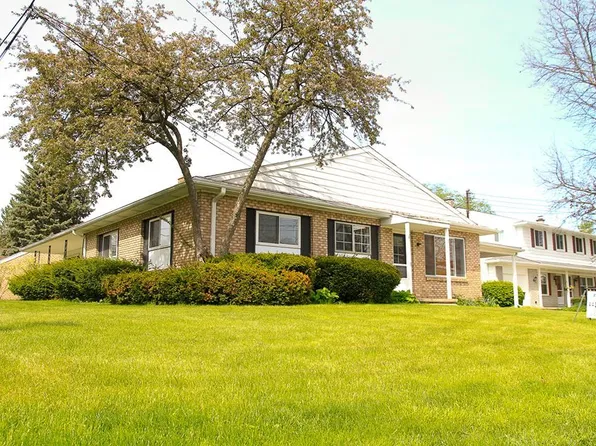 1353 Burcham Dr, East Lansing, MI 48823